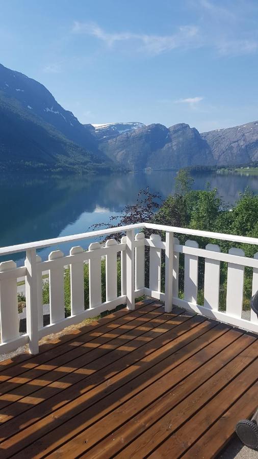 Between Fjord Og Glacier Alfoten Exterior photo